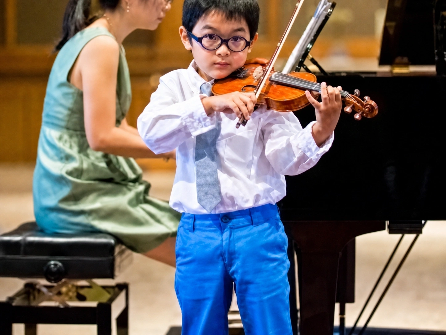 Young violinist at Opus 1