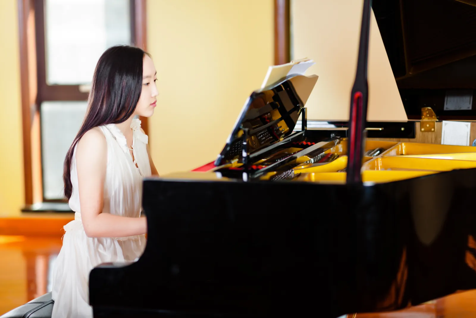 Adult piano student