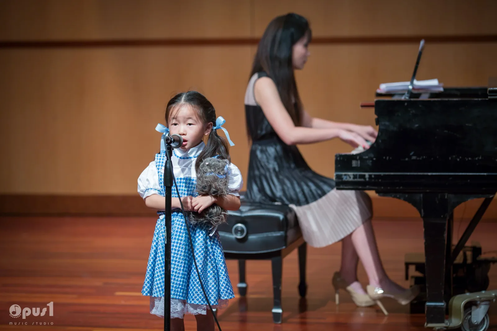 String lesson at Opus 1 Music Studio